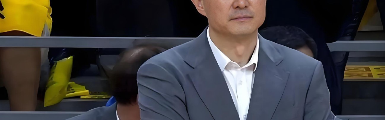 开云娱乐-杜锋给广东队球员开动员会！
